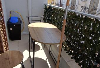 casa francesca 2 allows 18 year olds to book a room