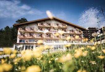 Vitalhotel Kaiserhof has Balcony rooms