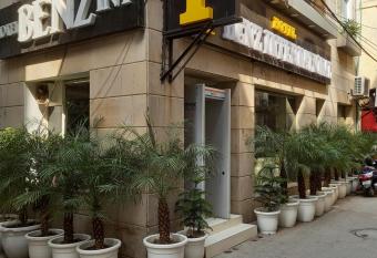 HOTEL BENZ INTERNATIONAL has Balcony rooms