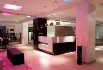 Pearl Design Hotel - Frankfurt City allows 18 year olds to book a room