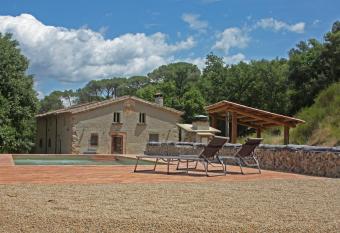 Casa Rural Masia Can50 allows 18 year olds to book a room