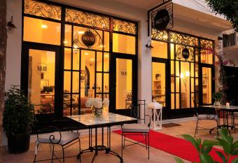 No 10 Hotel has Balcony rooms