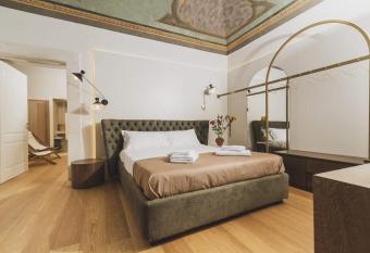 Casa Horti Suites allows 18 year olds to book a room