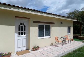 Gite de Cerisier allows 18 year olds to book a room