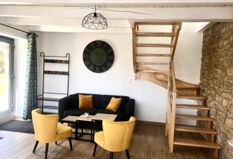 TY BERNIC maison en Pierre, lumineuse, 2    4 pers    Riec Sur Belon allows 18 year olds to book a room