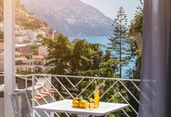 Positamy has Balcony rooms