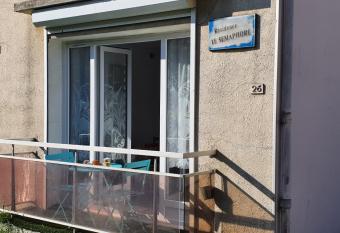 R  sidence LE SEMAPHORE has Balcony rooms