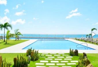 Royal 1900 has Balcony rooms