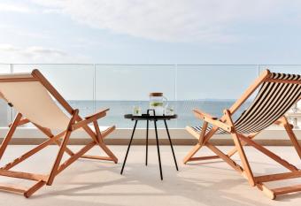 ECO-APARTMENTS LA MARINEDA allows 18 year olds to book a room