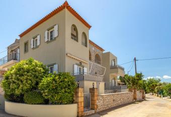 Evi Apartments has Balcony rooms