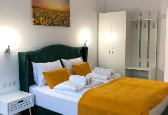 Gizell Apartment 2 allows 18 year olds to book a room