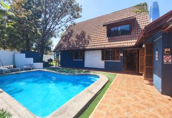 Maktub Costanera - Hostal Boutique allows 18 year olds to book a room