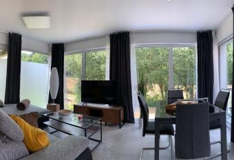 Firmen & Ferienwohnung Brecht 2 allows 18 year olds to book a room