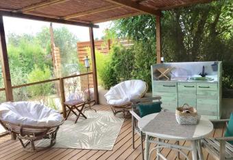 Hauzify I Aires de l Empord   has Balcony rooms