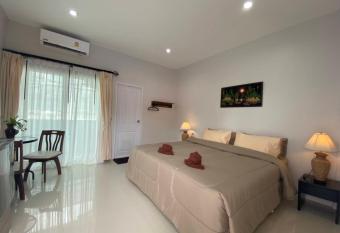 MONDEE House @The Airport has Balcony rooms