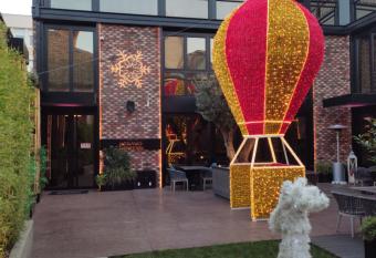 Hotel Borneo has Balcony rooms