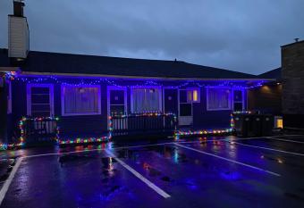 Hillcrest Motel allows 18 year olds to book a room