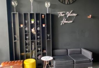 The Vixen House allows 18 year olds to book a room