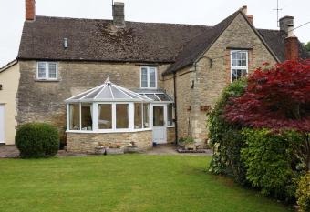 The Nurseries Bed and Breakfast Fairford allows 18 year olds to book a room