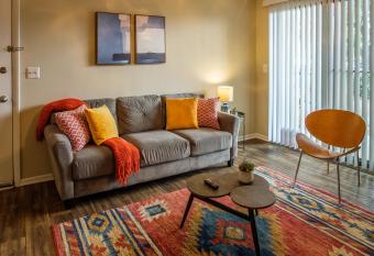 Frontdesk I The Meridian Jacksonville allows 18 year olds to book a room