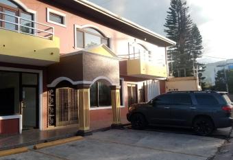 Hotel Ghiza allows 18 year olds to book a room