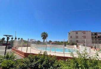 Le Lagon bleu allows 18 year olds to book a room