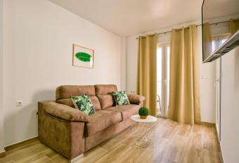 Apartments CURA BEACH allows 18 year olds to book a room