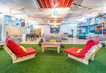 Marina Ben Gurion Hostel allows 18 year olds to book a room
