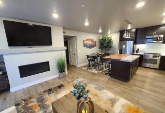 Landscape's Respite at Sage Creek with Heated Pool has rooms with a private hot tub