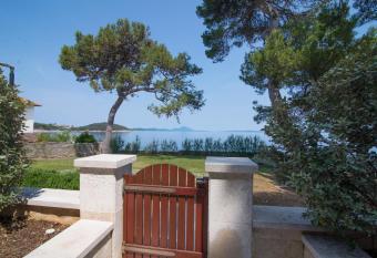 Jelena B4 has Balcony rooms