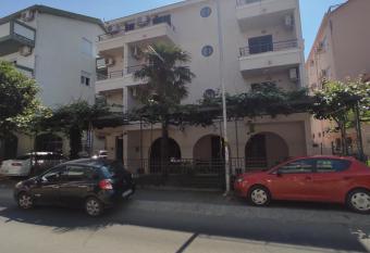 Apartments Mare Budva has Balcony rooms