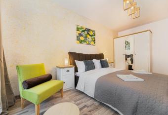 Apartament Topaz has Balcony rooms