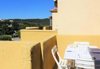 Appartement T2 avec cabine    St Pierre La Mer has Balcony rooms