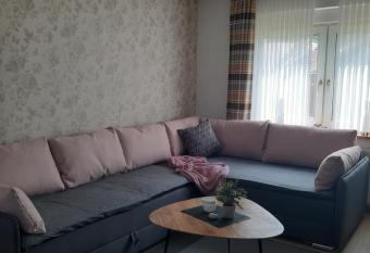 Ferienwohnung Am Ostfriesland-Wanderweg allows 18 year olds to book a room