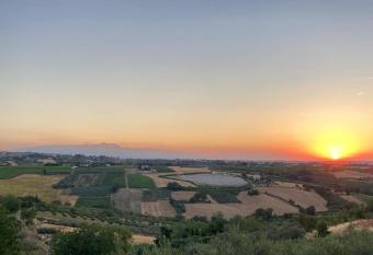 La casetta sotto l albero LA CAROVANA GITANA has Balcony rooms