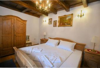 Casa L  rinczi has Balcony rooms