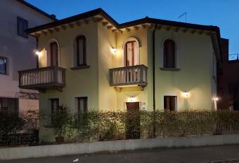 Villa Ricordi allows 18 year olds to book a room