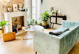 Tr  s bel Appartement de 60m2 en centre ville has Balcony rooms