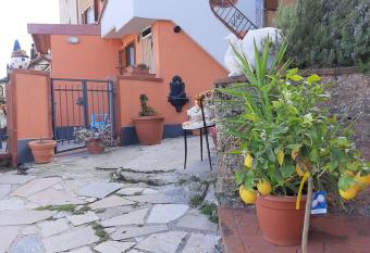 CASA GIULIA has Balcony rooms