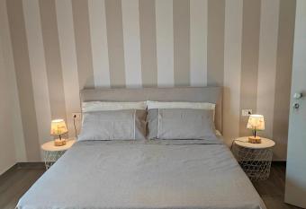 Rossetto e cocciolato - Stanza indipendente con bagno privato a Pesaro has Balcony rooms