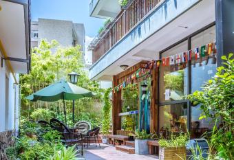 Hangzhou Citynest Music B&B has Balcony rooms