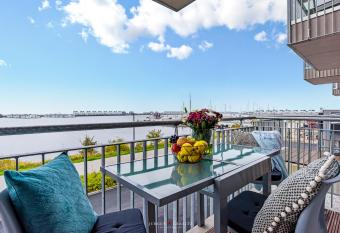 Hafenmelodie allows 18 year olds to book a room