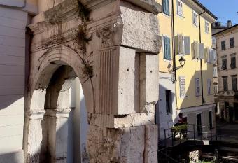 Trionfo your home in Trieste business and holiday stays allows 18 year olds to book a room