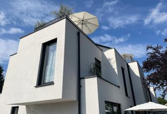 Schubert am W  rthersee has Balcony rooms