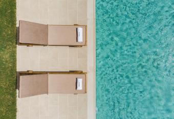 Makris Luxury Rooms - Olympian Collection has Balcony rooms