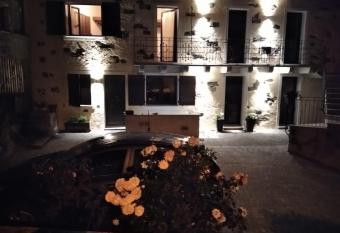 B&B FANCHETTI 1938 allows 18 year olds to book a room