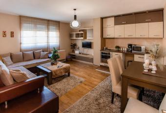 Apartman Nina allows 18 year olds to book a room