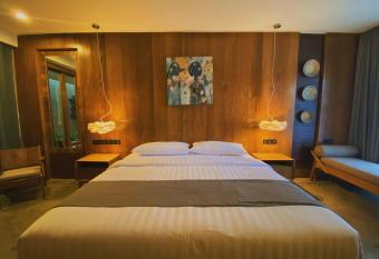 Tekuni 2 allows 18 year olds to book a room