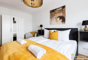 Pineapple Apartments Dresden Zwinger V - 78m2 - 1x free parking has Balcony rooms