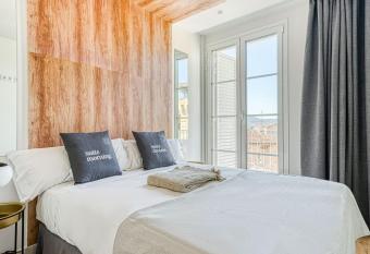 limehome Haro Calle de la Vega allows 18 year olds to book a room